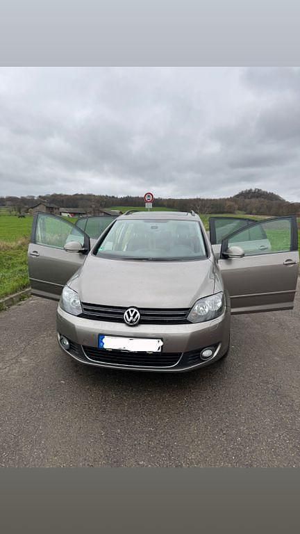 Braun Gebraucht 2013 VW Golf Plus Life Van / Kleinbus | 7.890 € (Guter Preis) - Bild 1/4