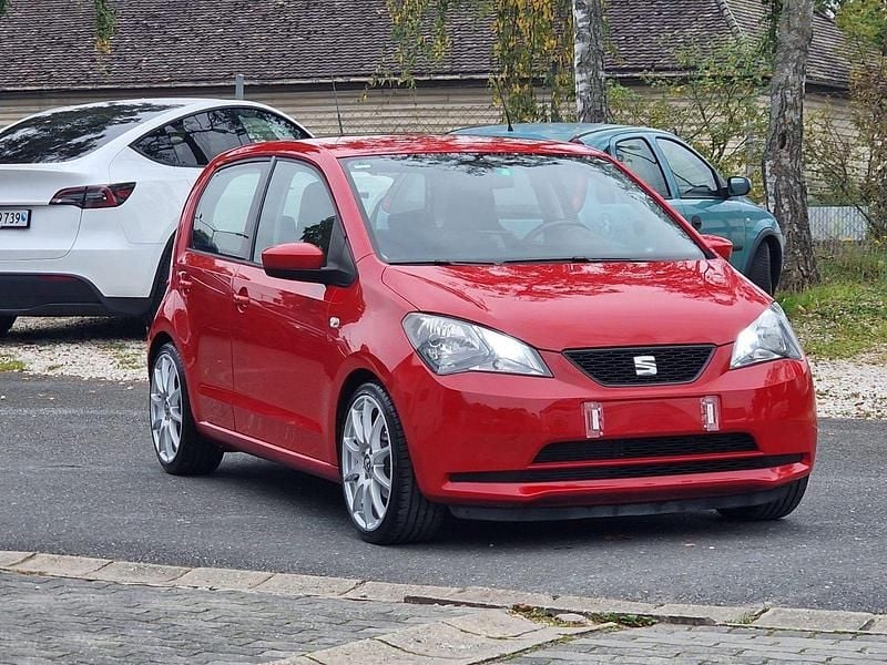 Second-hand Seat Mii Chic 75 CP (55 kW) 2016 Roșu Hatchback