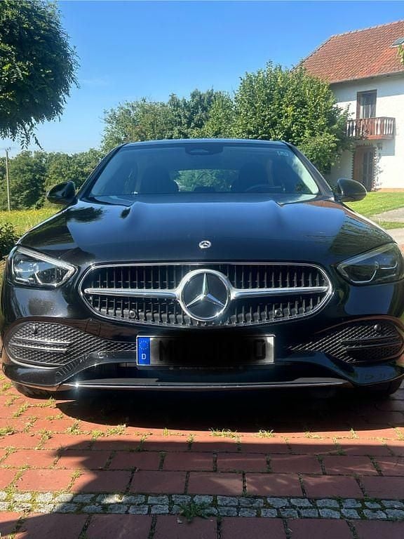 Schwarz Gebraucht 2023 Mercedes C200 Limousine | 35.800 € (Fairer Preis) - Bild 1/4