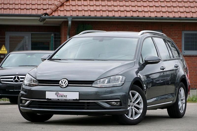 Grau Gebraucht 2020 VW Golf VII Kombi | 19.900 € - Bild 1/4