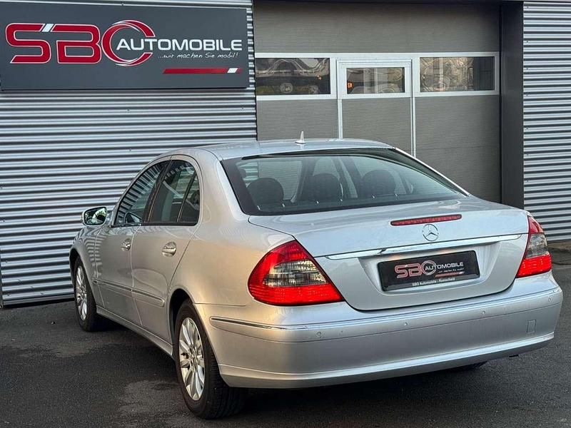 Gebraucht Mercedes E200 Elegance 184 PS (135 kW) 2006 Silber Limousine