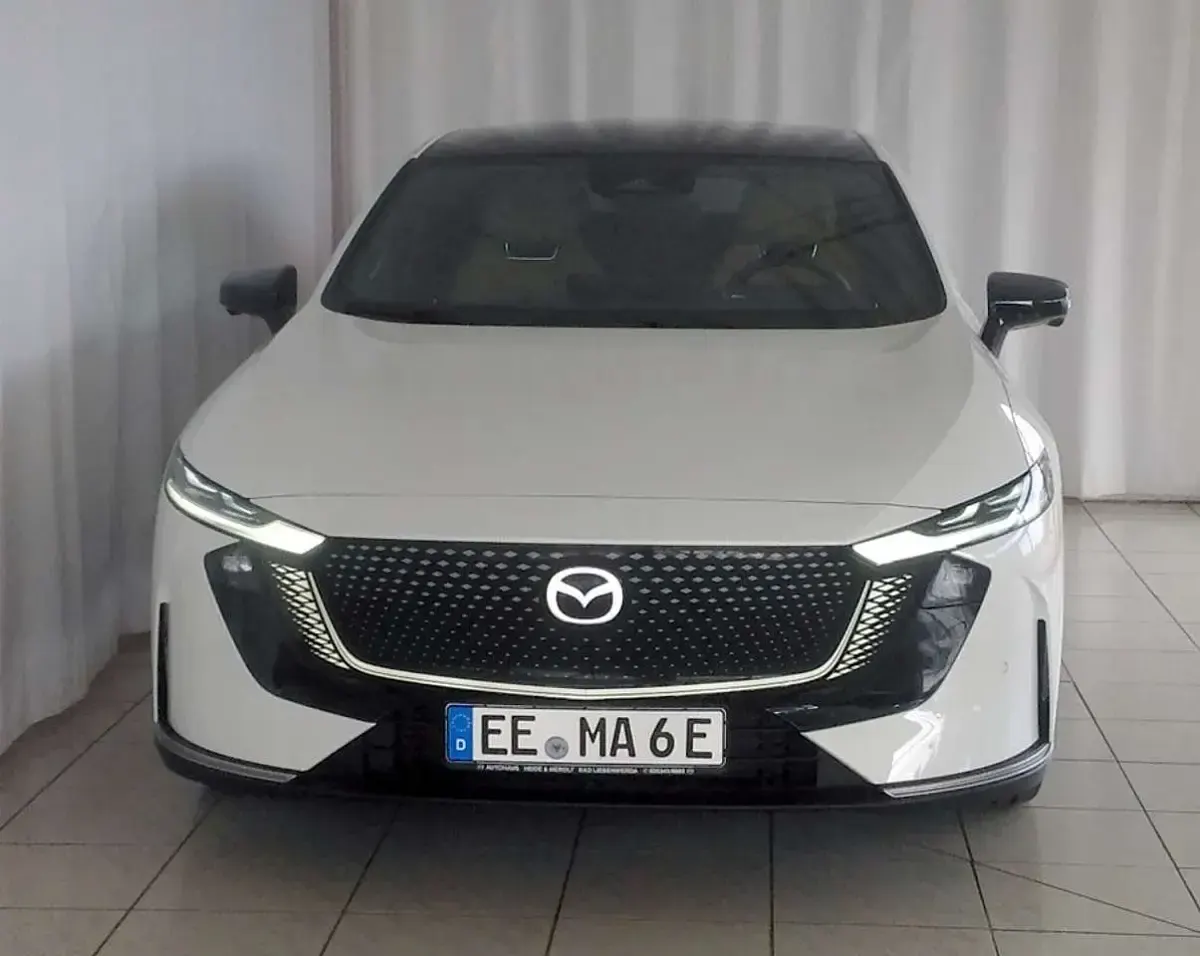 Neu Mazda 6e Takumi-Line 60 kW (82 PS) 2026 Crystal white pearl Limousine