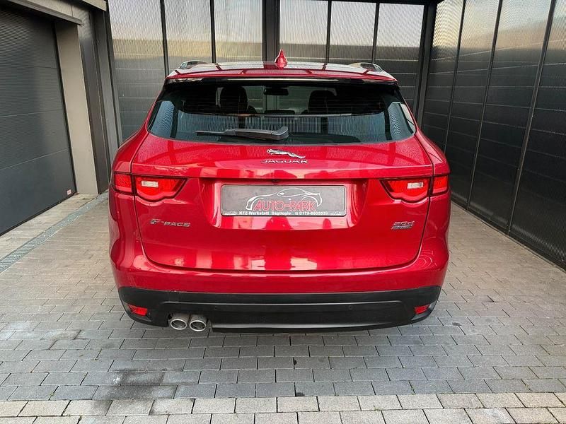Gebraucht Jaguar F-Pace R-Sport 179 PS (131 kW) 2017 Rot SUV
