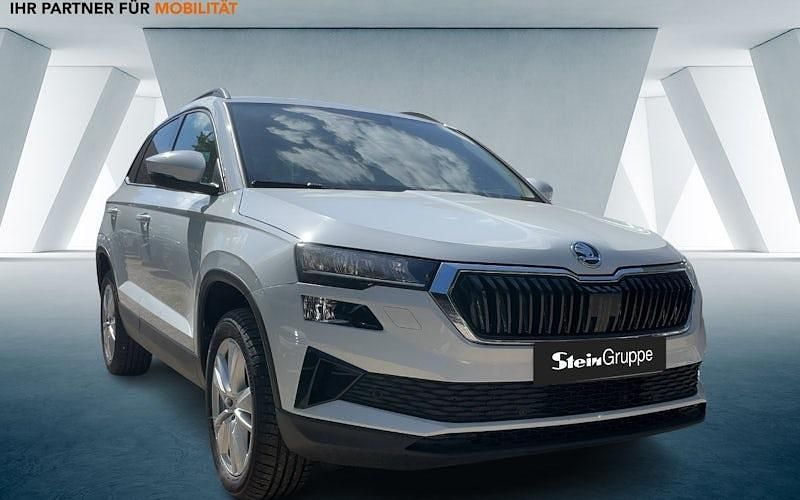 Weiß Gebraucht 2022 Skoda Karoq Ambition SUV | 20.790 € (Superpreis) - Bild 1/4