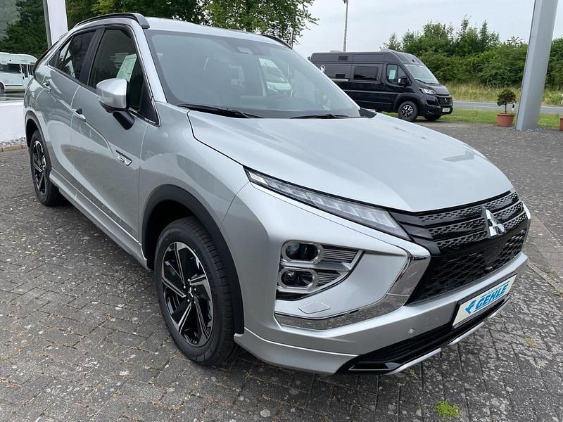 Second-hand Mitsubishi Eclipse Plus 188 CP (138 kW) 2022 Argintiu Berlinǎ