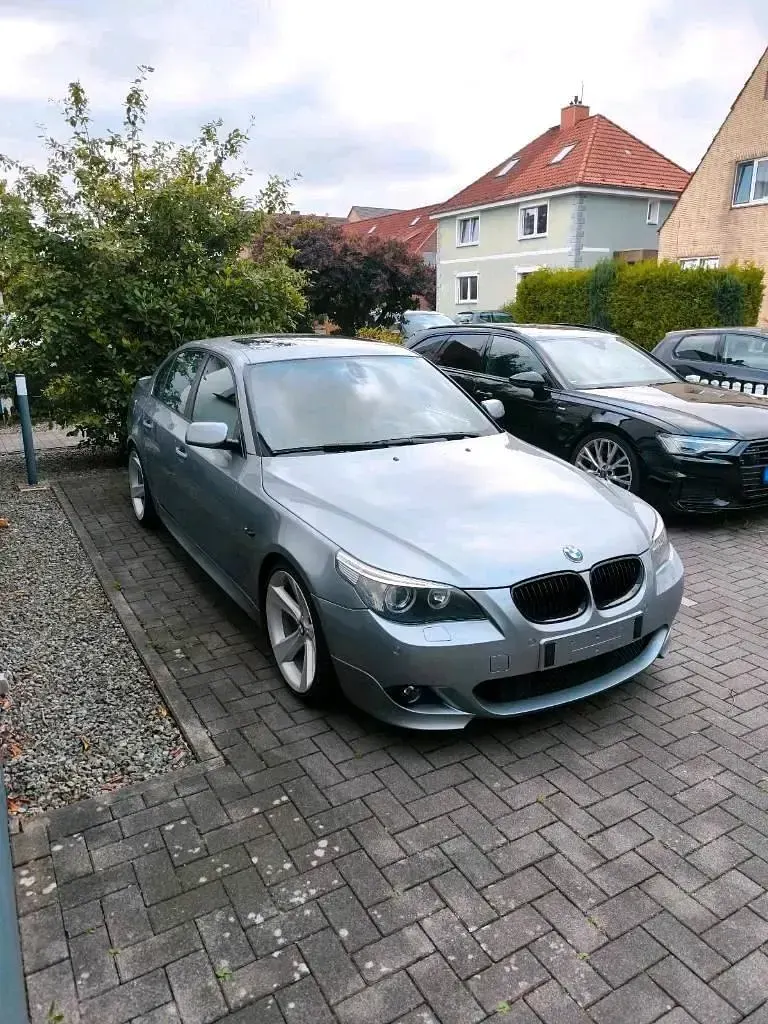 Gebraucht BMW 545 Performance 333 PS (244 kW) 2004 Grau Limousine