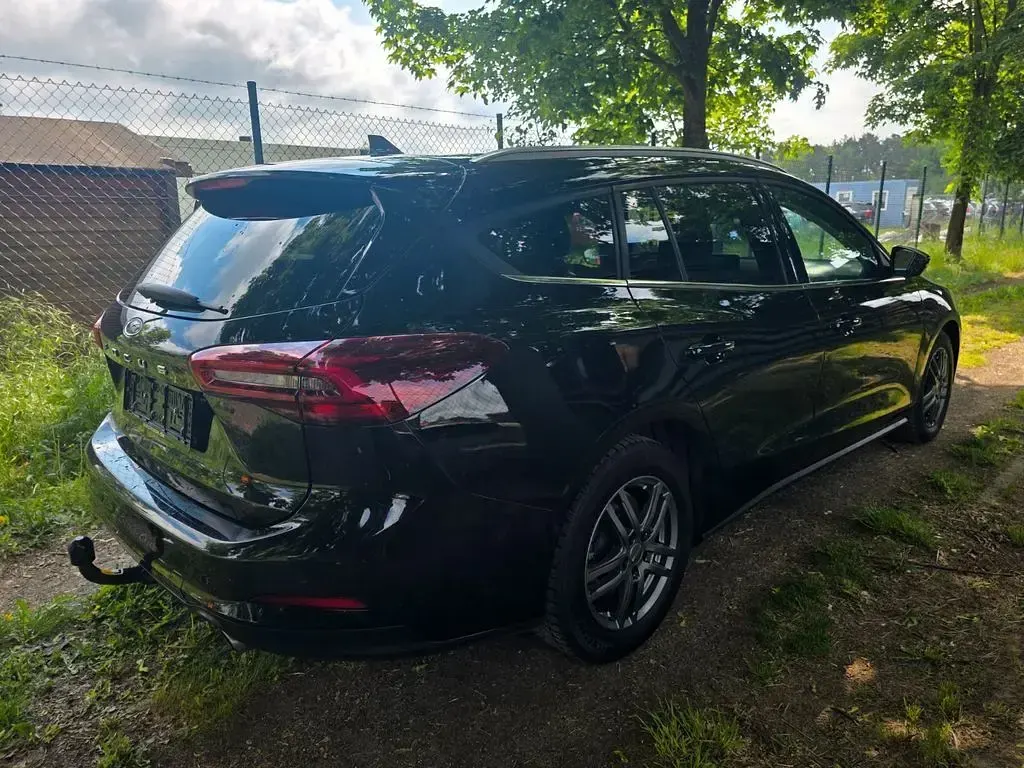 Gebraucht Ford Focus Titanium 120 PS (88 kW) 2023 Schwarz Limousine