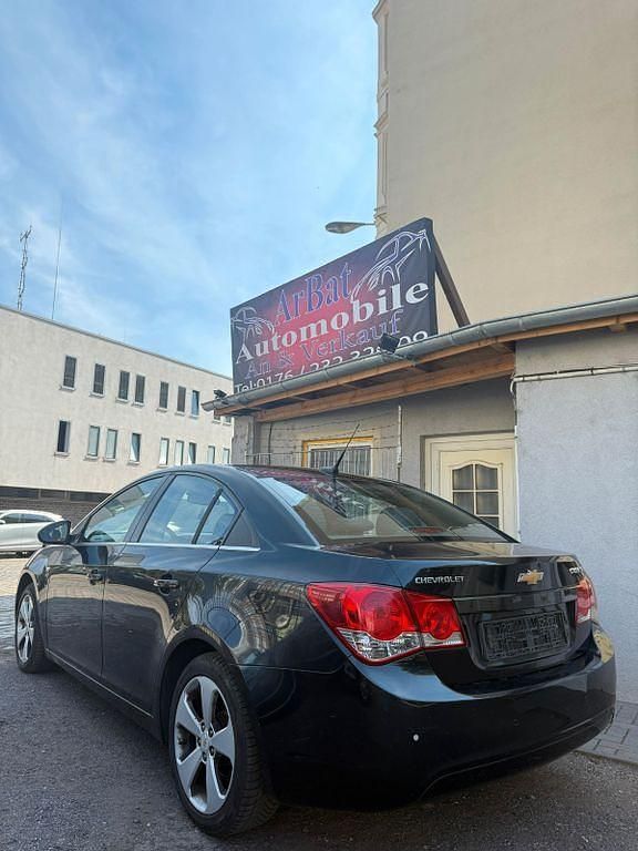 Schwarz Gebraucht 2011 Chevrolet Cruze LS Limousine | 4.590 € (Etwas zu teuer) - Bild 1/4