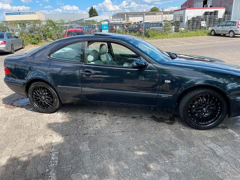 Gebraucht Mercedes CLK320 218 PS (160 kW) 1998 Blau Coupé