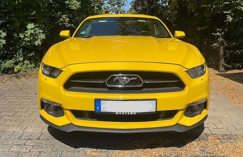 Gelb Gebraucht 2015 Ford Mustang Coupé | 18.400 € (Superpreis) - Bild 1/4