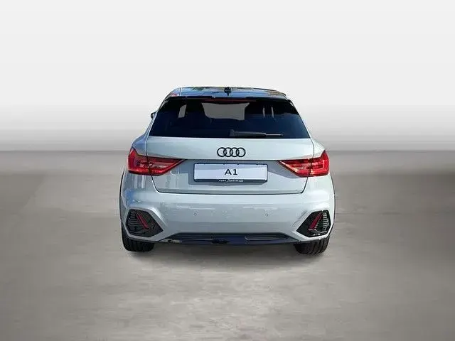 Gebraucht Audi A1 Sport 116 PS (85 kW) 2026 Pfeilgrau perleffekt SUV