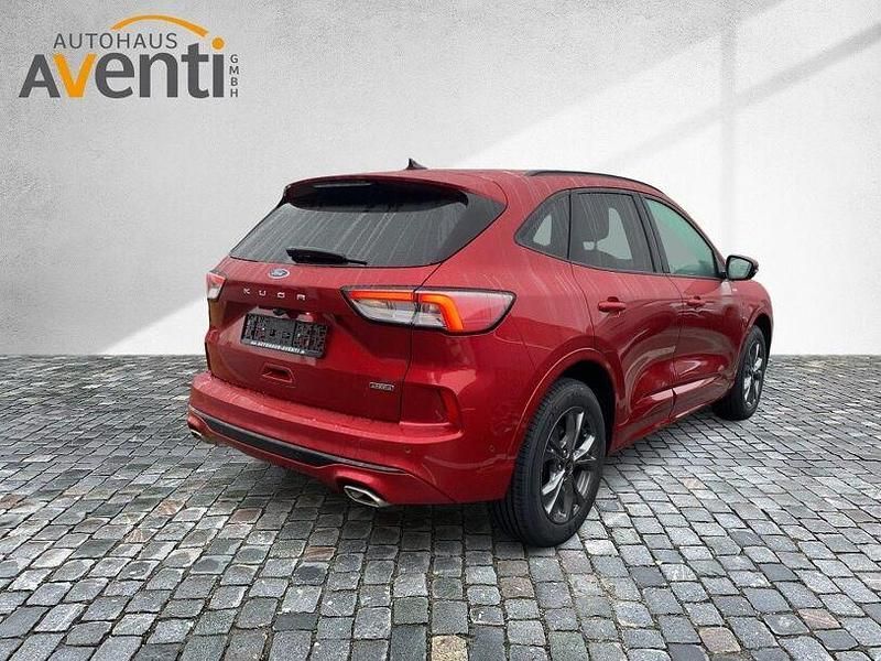 Gebraucht Ford Kuga ST-Line X 152 PS (111 kW) 2022 Rot SUV
