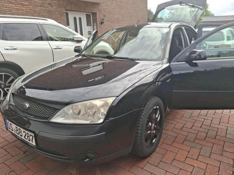 Schwarz Gebraucht 2003 Ford Mondeo Ghia Limousine | 1.650 € (Fairer Preis) - Bild 1/4
