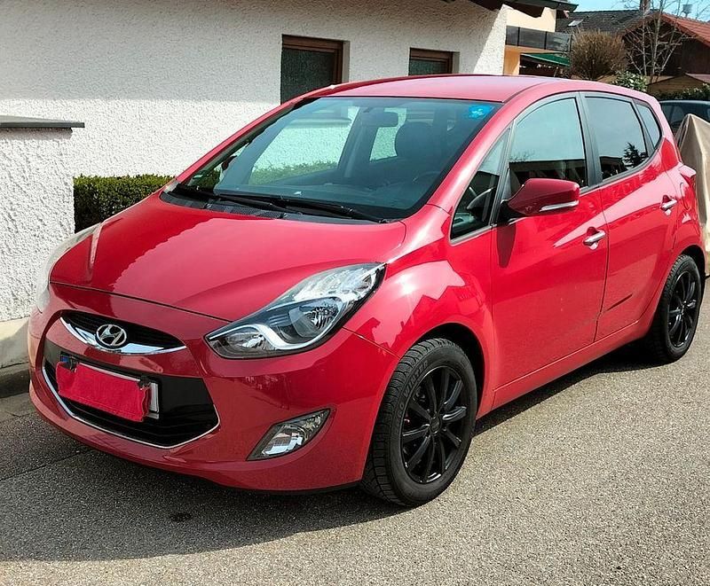 Gebraucht Hyundai ix20 Edition 125 PS (91 kW) 2014 Rot Kleinwagen