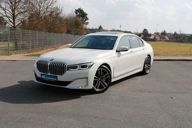 Gebraucht BMW 750 Performance 400 PS (294 kW) 2019 Weiß Limousine
