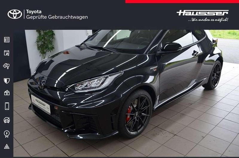 Precious black, metallic Neu 2024 Toyota Yaris Kleinwagen | 49.940 € (Teuer) - Bild 1/4
