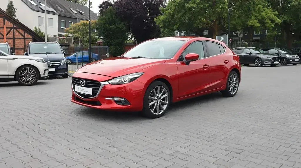 Gebraucht Mazda 3 Exclusive-Line 120 PS (88 kW) 2018 Rot Limousine