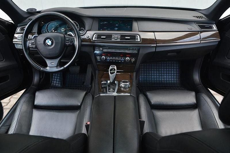 Second-hand BMW 750 Performance 449 CP (330 kW) 2008 Negru Berlinǎ