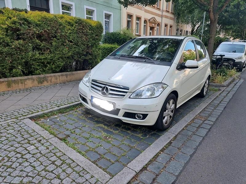 Gebraucht Mercedes A160 95 PS (69 kW) 2011 Weiß Kombi