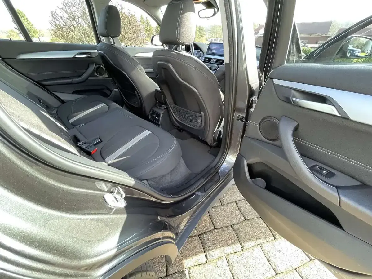 Usado BMW X1 Advantage 220 CV (161 kW) 2022 Gris SUV