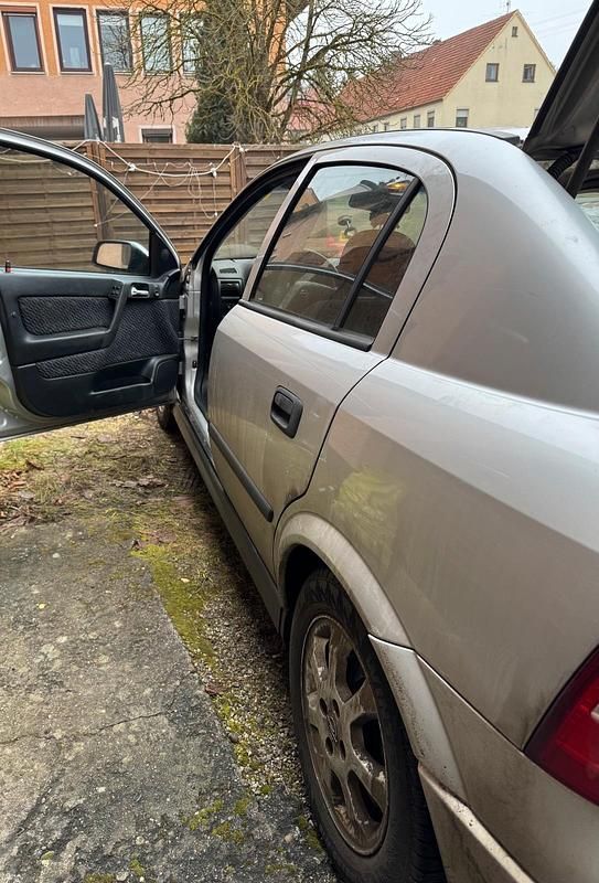 Gebraucht Opel Astra 105 PS (77 kW) 2002 Grau Limousine