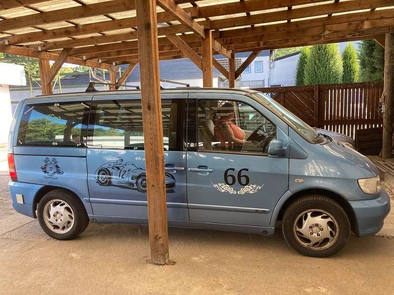 Blau Gebraucht 2000 Mercedes Vito Van / Kleinbus | 4.999 € (Guter Preis) - Bild 1/4