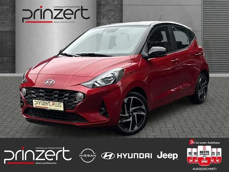 Dragon red/ phantom black / mic Gebraucht 2023 Hyundai i10 Comfort Kleinwagen | 17.770 € (Fairer Preis) - Bild 1/1
