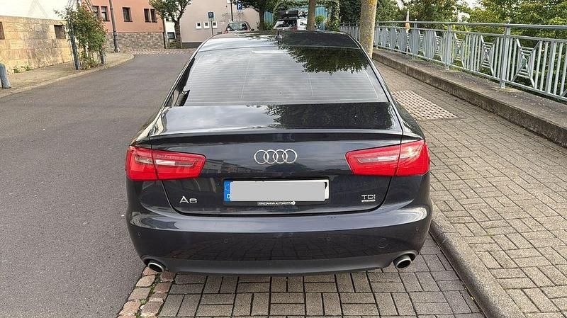 Gebraucht Audi A6 Ambiente 245 PS (180 kW) 2012 Blau Limousine