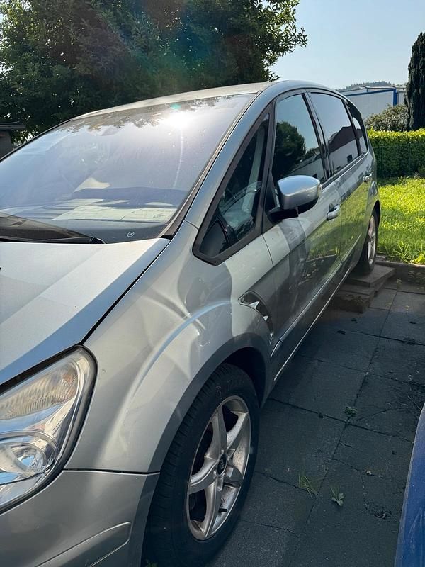 Grau Gebraucht 2008 Ford S-MAX S Van / Kleinbus | 1.299 € (Superpreis) - Bild 1/4