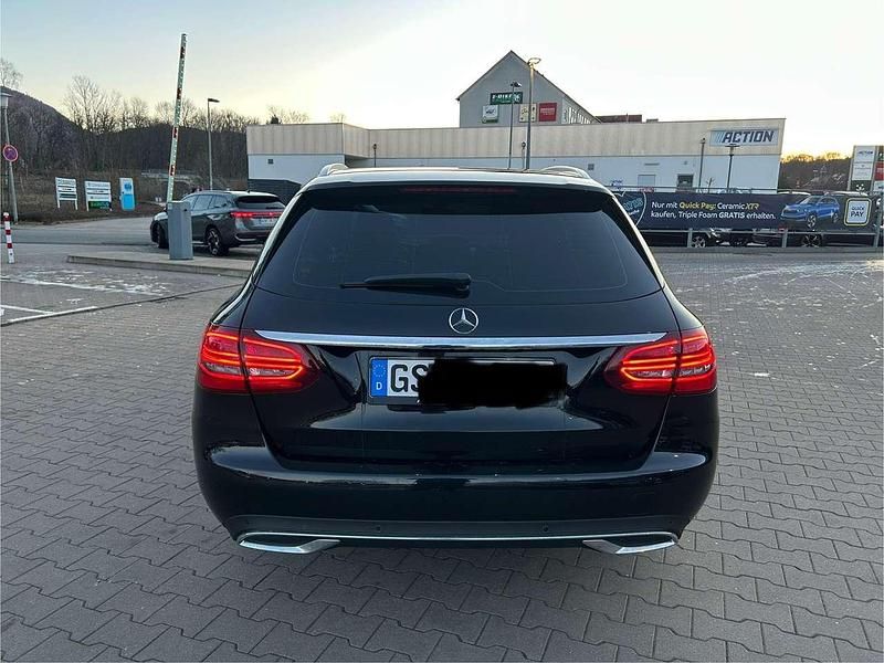 Gebraucht Mercedes C180 Avantgarde 122 PS (89 kW) 2019 Schwarz  unilack Kombi