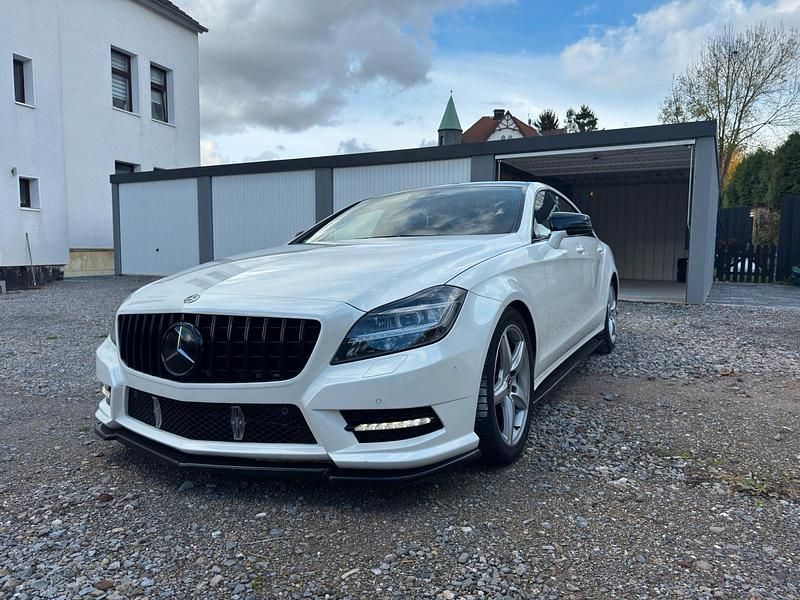 Weiß Gebraucht 2014 Mercedes CLS350 AMG Coupé | 23.500 € (Fairer Preis) - Bild 1/4