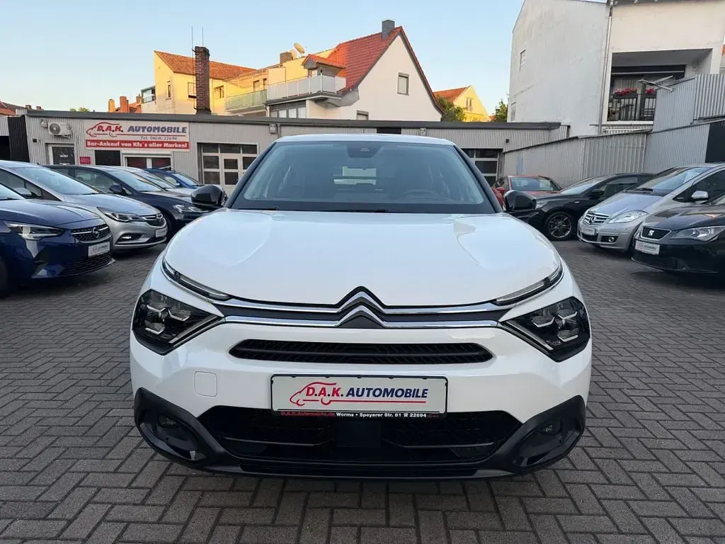 Gebraucht Citroën C4 Feel 131 PS (96 kW) 2022 Weiß Limousine