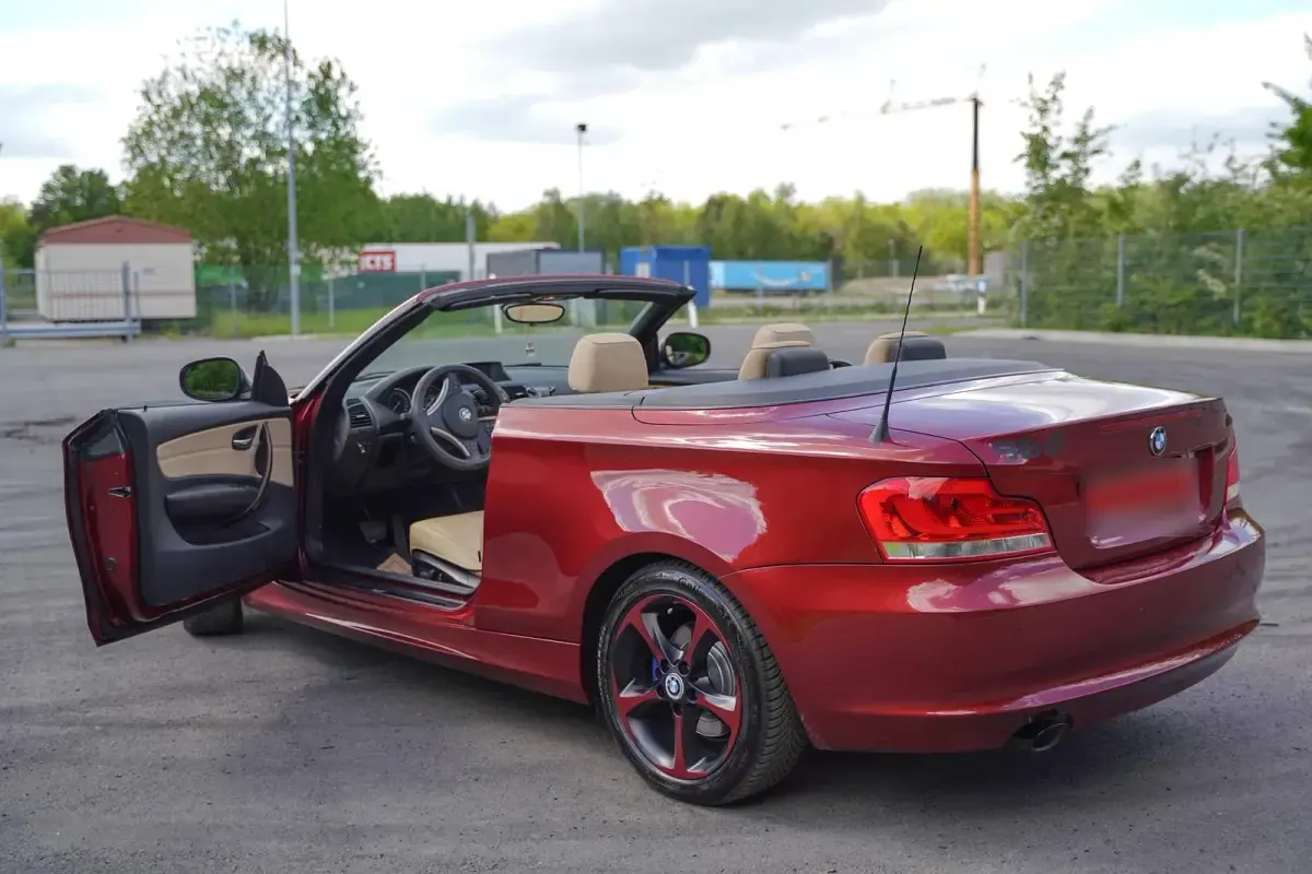 Gebraucht BMW 120 Cabriolet 177 PS (130 kW) 2011 Rot Cabrio