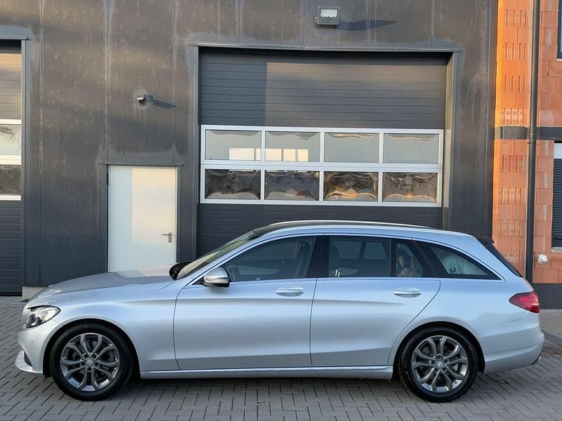 Gebraucht Mercedes C180 156 PS (114 kW) 2015 Silber Kombi