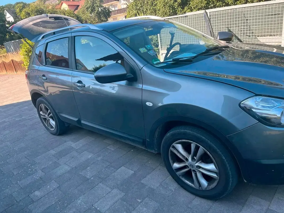 Gebraucht Nissan Qashqai 150 PS (110 kW) 2011 Grau SUV