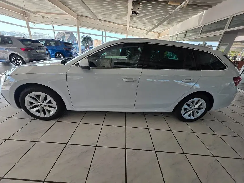 Gebraucht Skoda Octavia Style 150 PS (110 kW) 2024 Weiß Kombi