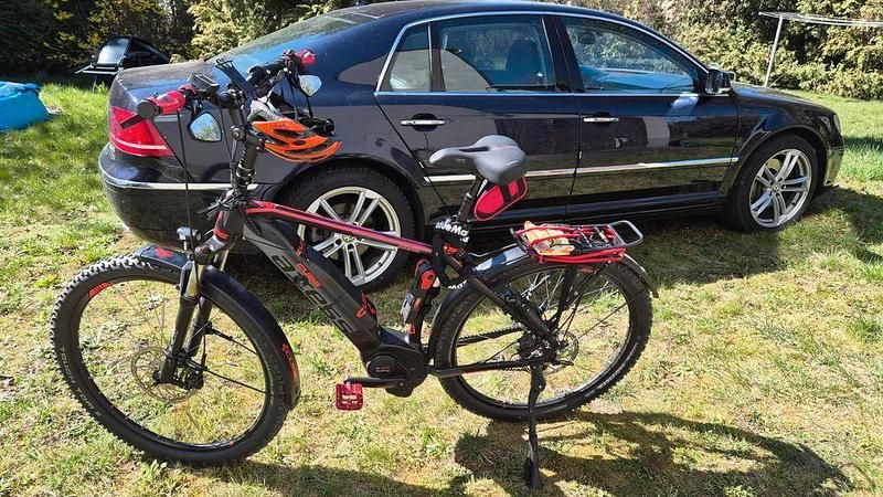 Second-hand VW Phaeton 334 CP (245 kW) 2011 Albastru Berlinǎ