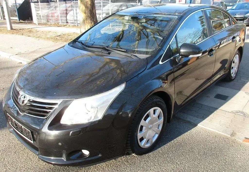 Gebraucht Toyota Avensis 126 PS (92 kW) 2010 Schwarz Limousine