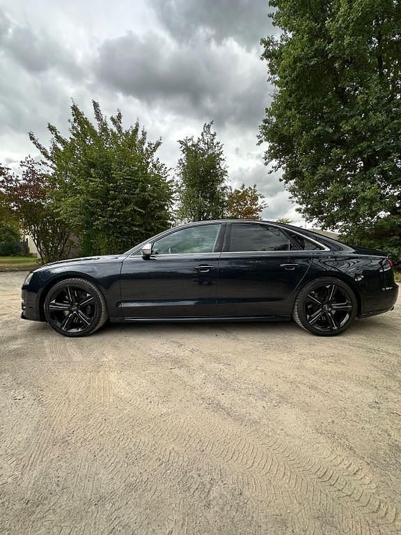 Gebraucht Audi S8 Ambiente 519 PS (381 kW) 2015 Blau Limousine