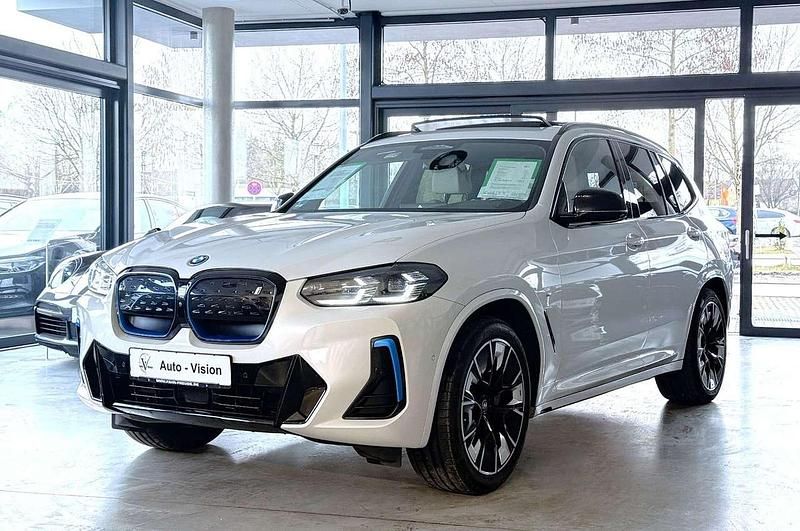 Gebraucht BMW iX3 Impressive 210 kW (286 PS) 2022 Weiß SUV