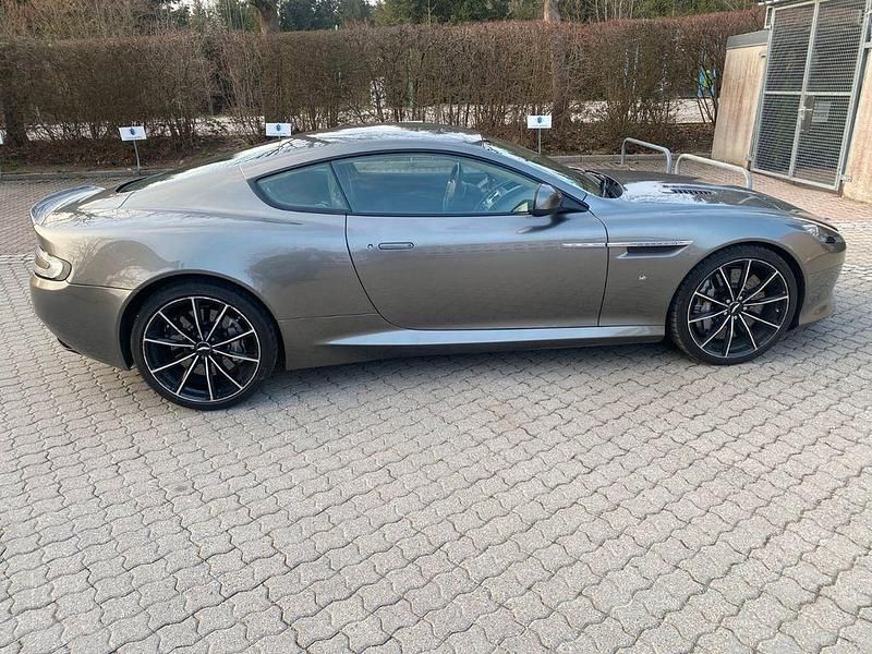 Gebraucht Aston Martin DB9 547 PS (402 kW) 2016 Silber Coupé