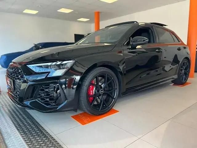 Schwarz Gebraucht 2024 Audi RS3 Sportback Sport Kleinwagen | 61.590 € (Fairer Preis) - Bild 1/4