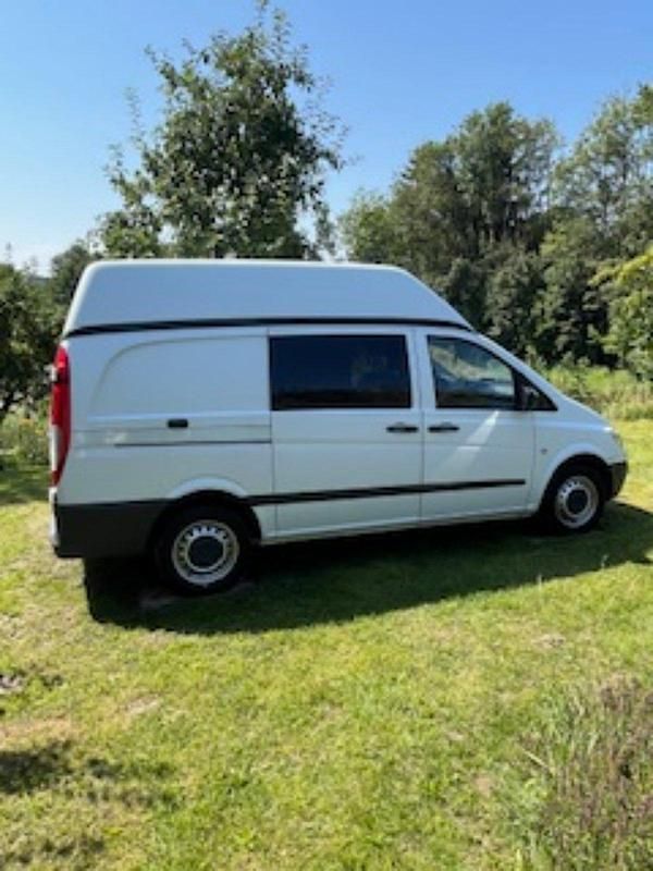 Weiß Gebraucht 2009 Mercedes Vito Van / Kleinbus | 10.500 € - Bild 1/4