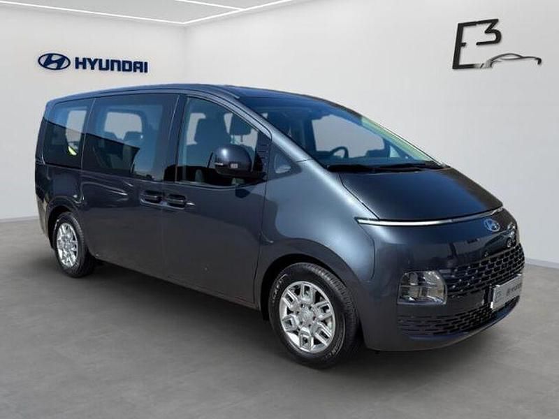 Gebraucht Hyundai Staria Trend 177 PS (130 kW) 2024 Grau Van / Kleinbus