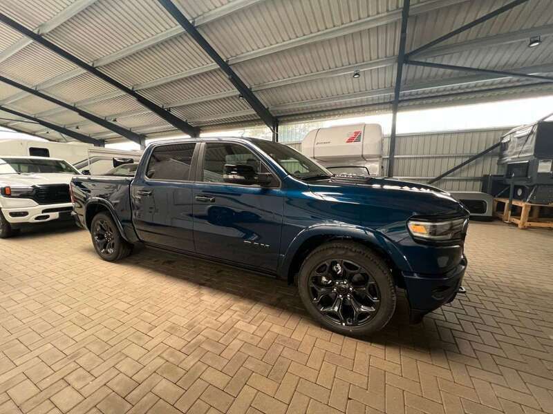 Gebraucht Dodge Ram Limited 401 PS (294 kW) 2024 Blau Pickup