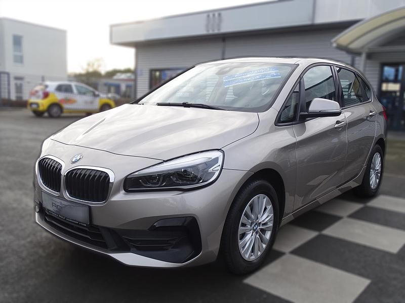 Silber metallic Gebraucht 2021 BMW 220 Active Tourer Van / Kleinbus | 26.210 € (Guter Preis) - Bild 1/1