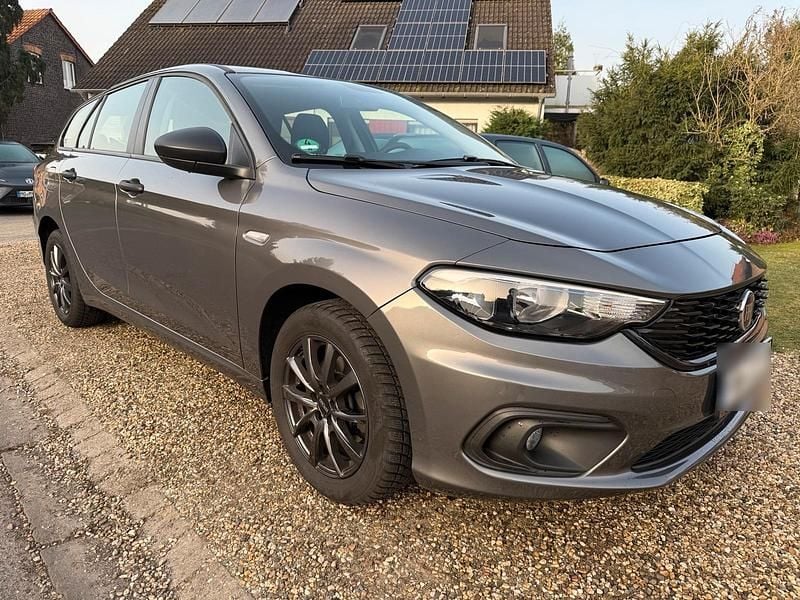 Gebraucht Fiat Tipo 95 PS (69 kW) 2019 Grau Kombi