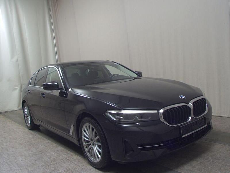 Gebraucht BMW 520 Performance 190 PS (139 kW) 2022 Schwarz metallic Limousine