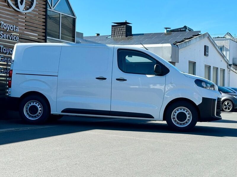Neu Toyota Proace 144 PS (105 kW) 2025 Weiß Van / Kleinbus