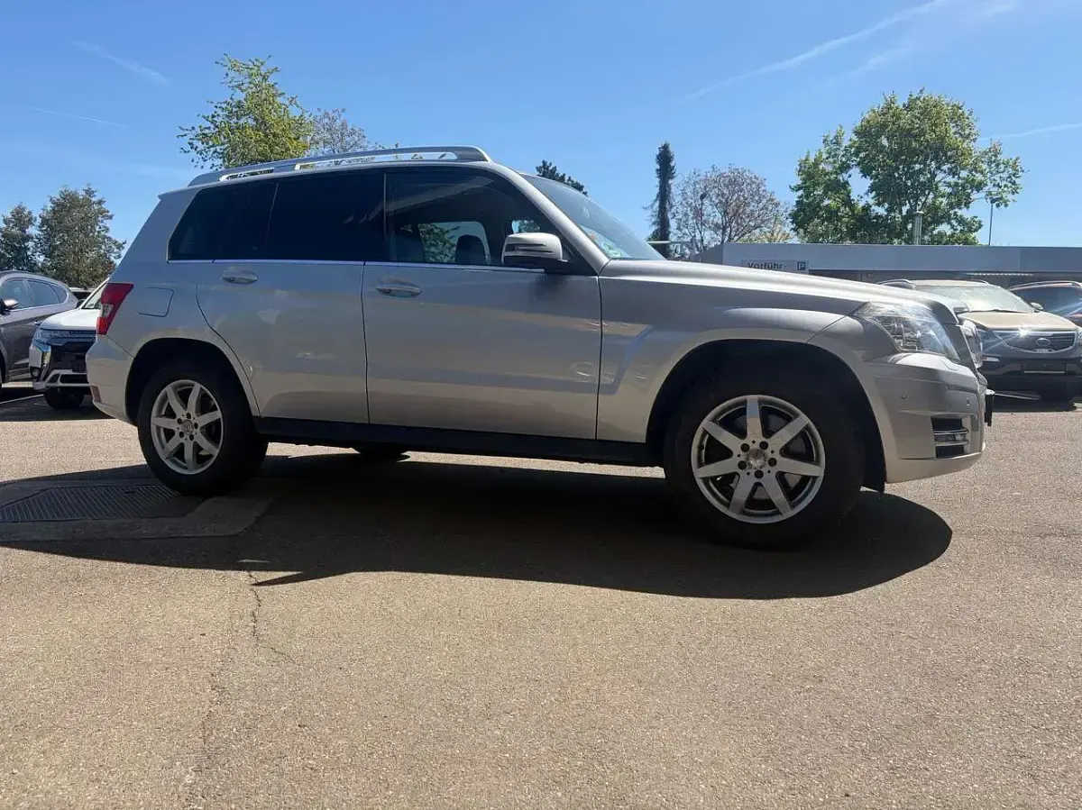 Gebraucht Mercedes GLK350 224 PS (164 kW) 2010 Iridiumsilber  metalliclack SUV